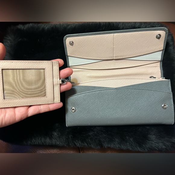 EUC Prada Wallet with ID holder - Picture 2 of 7